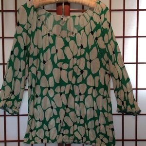 White  on teal, 3/4 length sleeve blouse